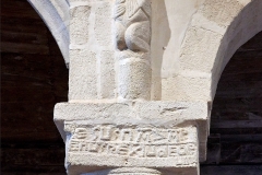 Langonnet Chapiteau et colonnette demi-relief 02