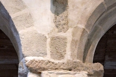 Langonnet Chapiteau et colonnette demi-relief